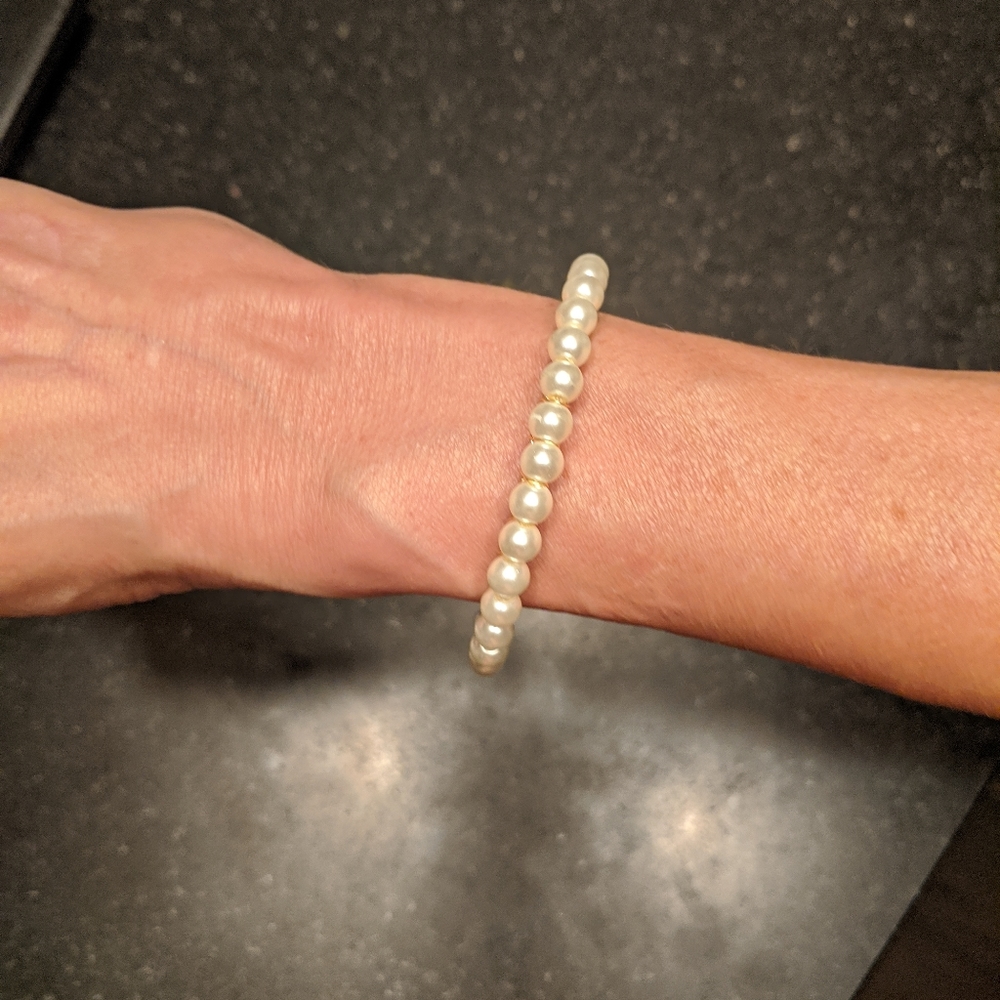 Pearl gold cuff bracelet